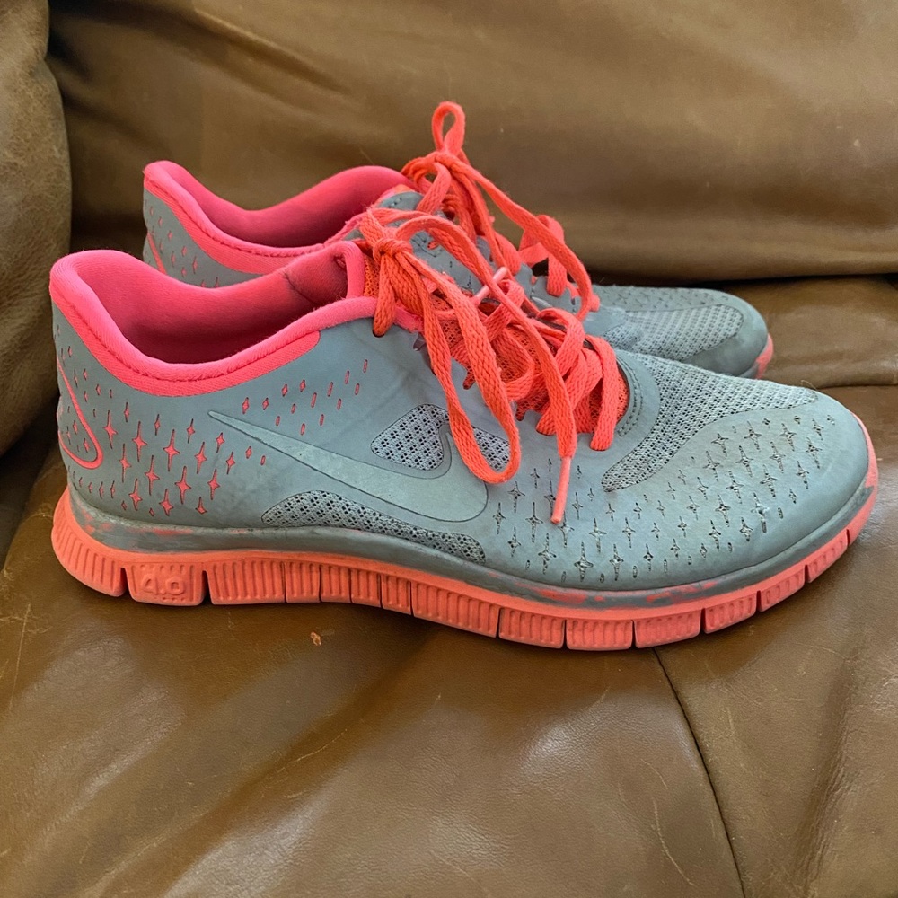 Nike Free Womens size 7 shoes running athletic shoes comfy casual workout walk
